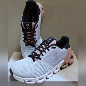 On Cloud Cloudflyer, women's 7.5 NWOT